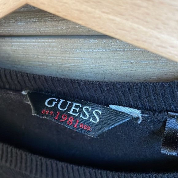 ✨3/$15 Guess Girls Sweater - Picture 2 of 3